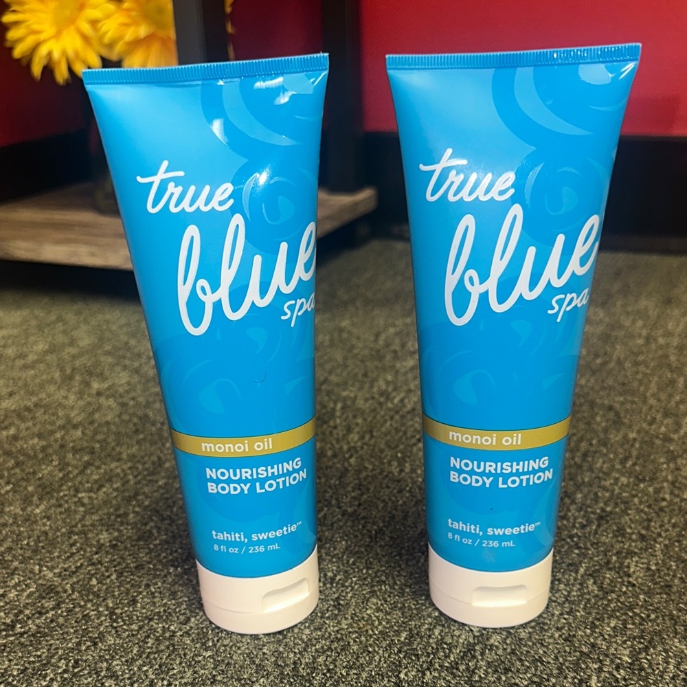 Bath & Body Works True Blue Spa Nourishing Body Lotion - Blue and White